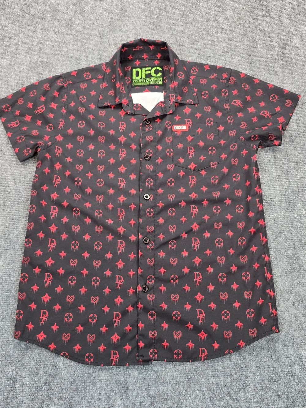 DIXXON Youth Division Boys Medium Black Red Button Up Shirt Short Sleeve Print